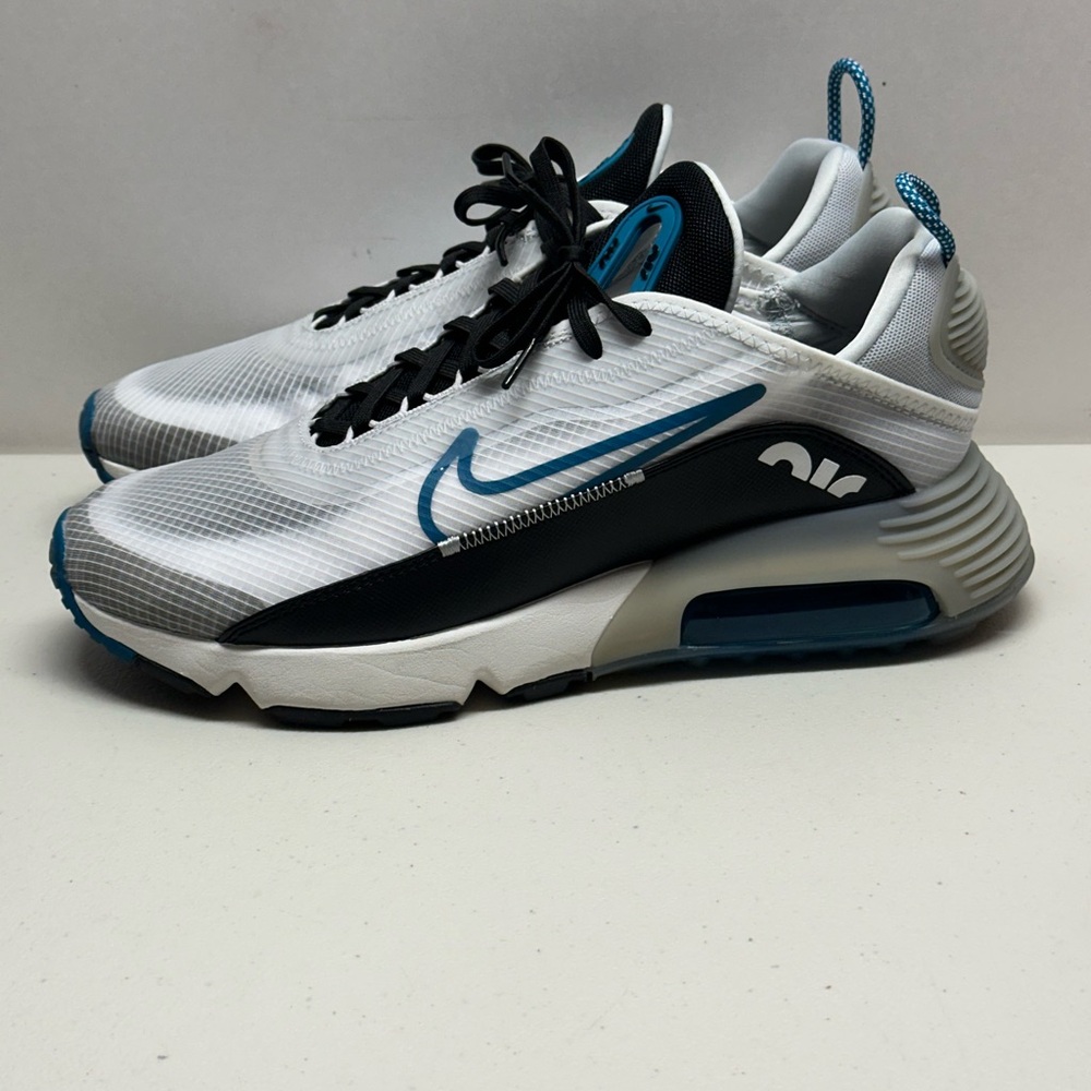 Nike Air Max 2090 "Green Abyss" Size 10.5 White/Blue/Black